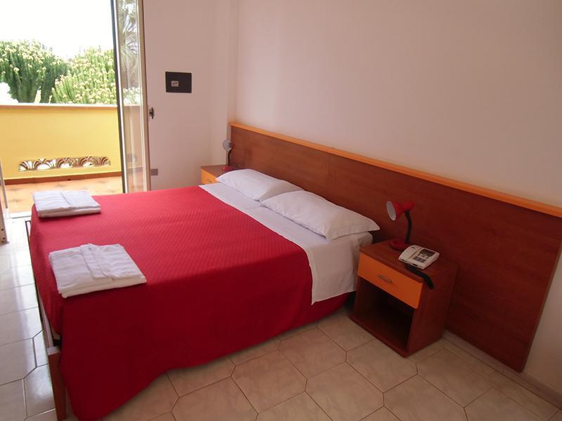 Villaggio Hotel Club Calanovellamare Piraino Room photo